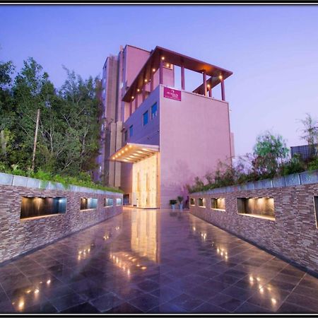 Regenta Central Grand Exotica Pimpri-Chinchwad Extérieur photo