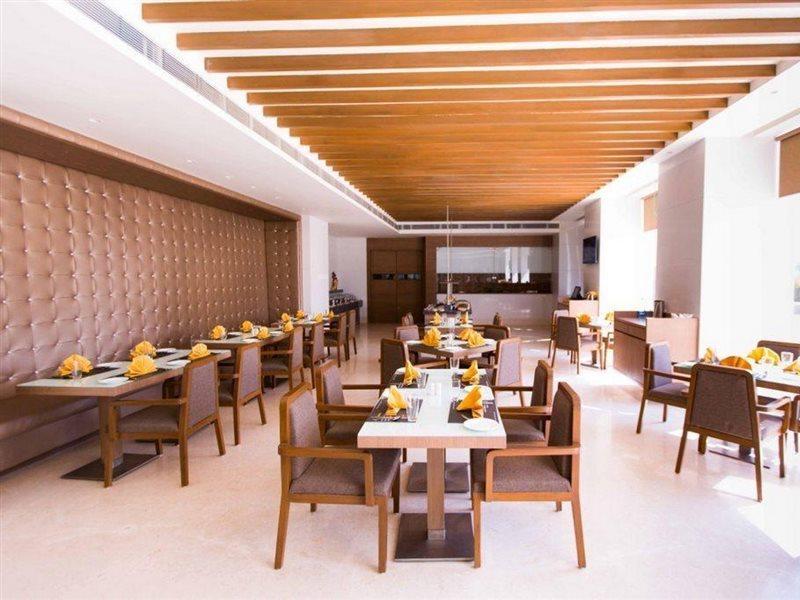 Regenta Central Grand Exotica Pimpri-Chinchwad Extérieur photo