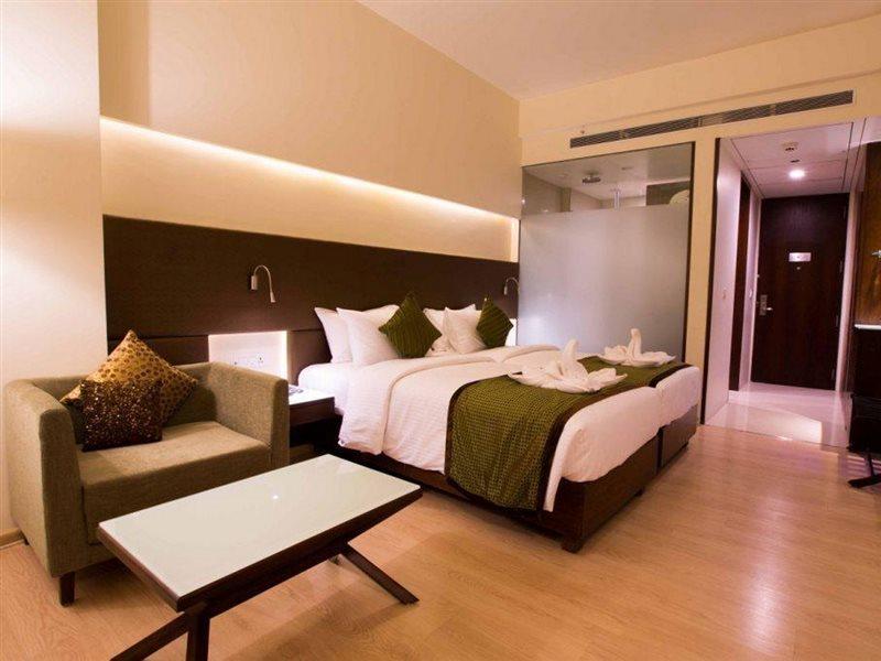 Regenta Central Grand Exotica Pimpri-Chinchwad Extérieur photo