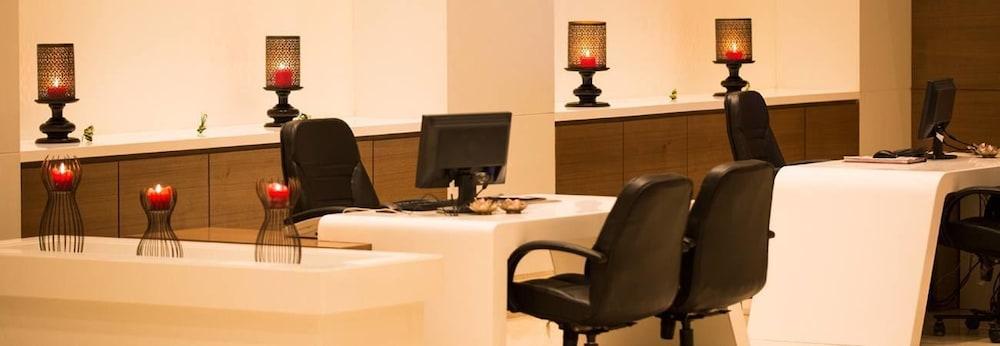 Regenta Central Grand Exotica Pimpri-Chinchwad Extérieur photo