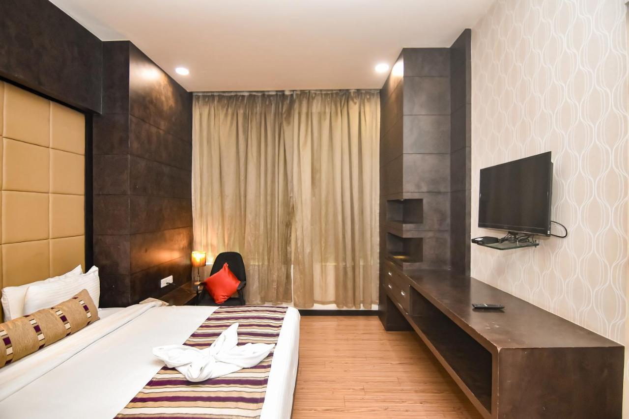 Regenta Central Grand Exotica Pimpri-Chinchwad Extérieur photo