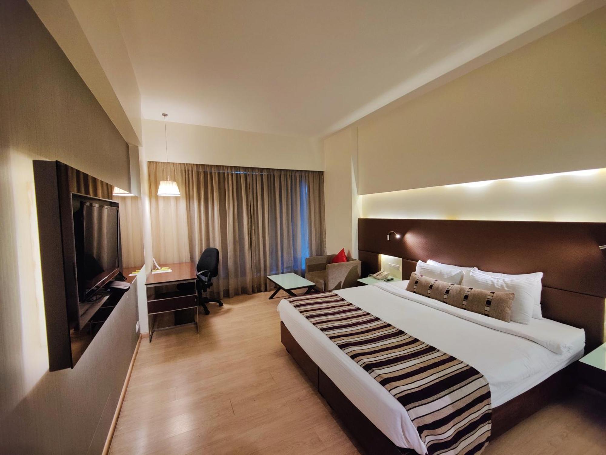 Regenta Central Grand Exotica Pimpri-Chinchwad Extérieur photo