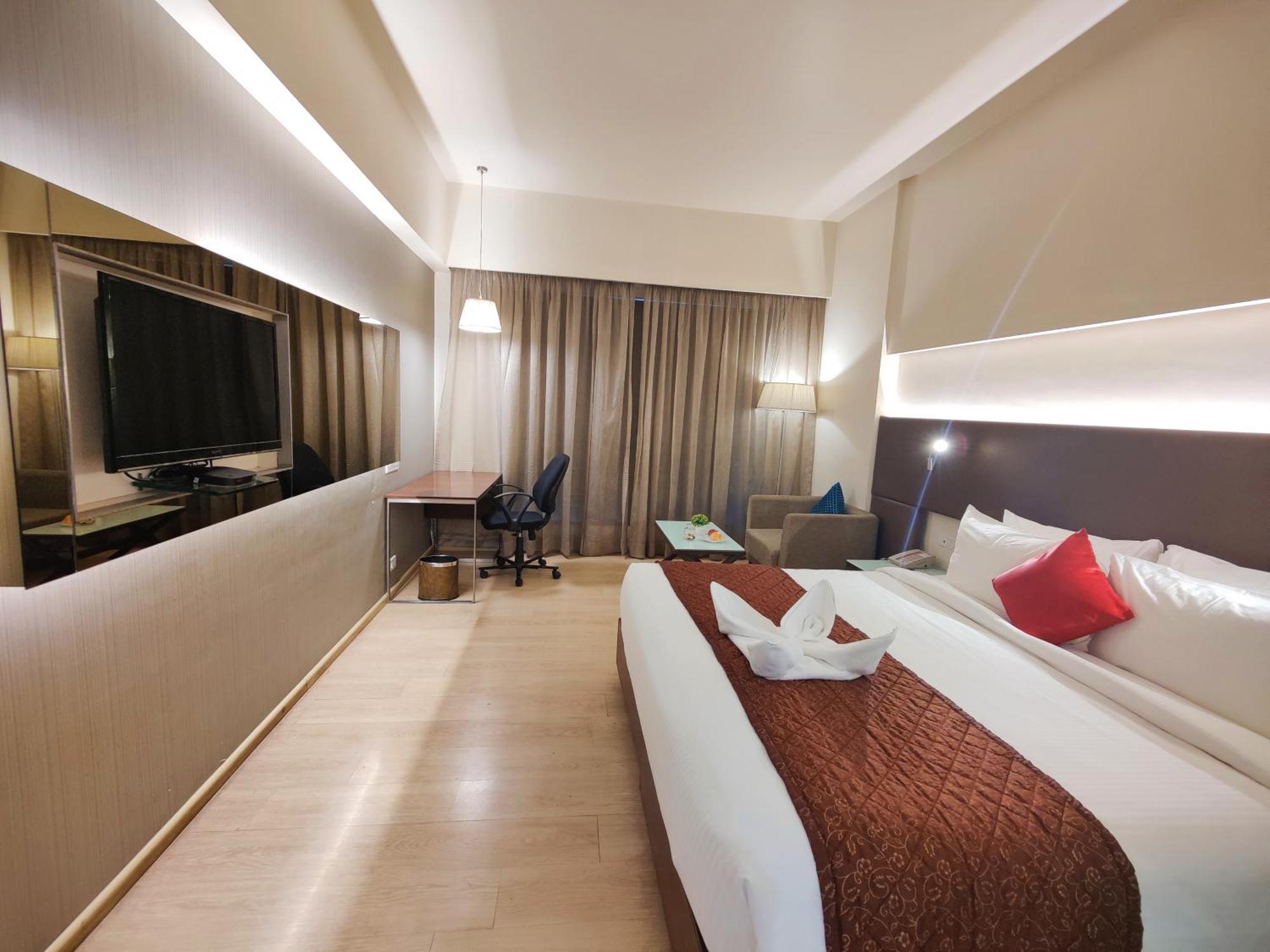 Regenta Central Grand Exotica Pimpri-Chinchwad Extérieur photo