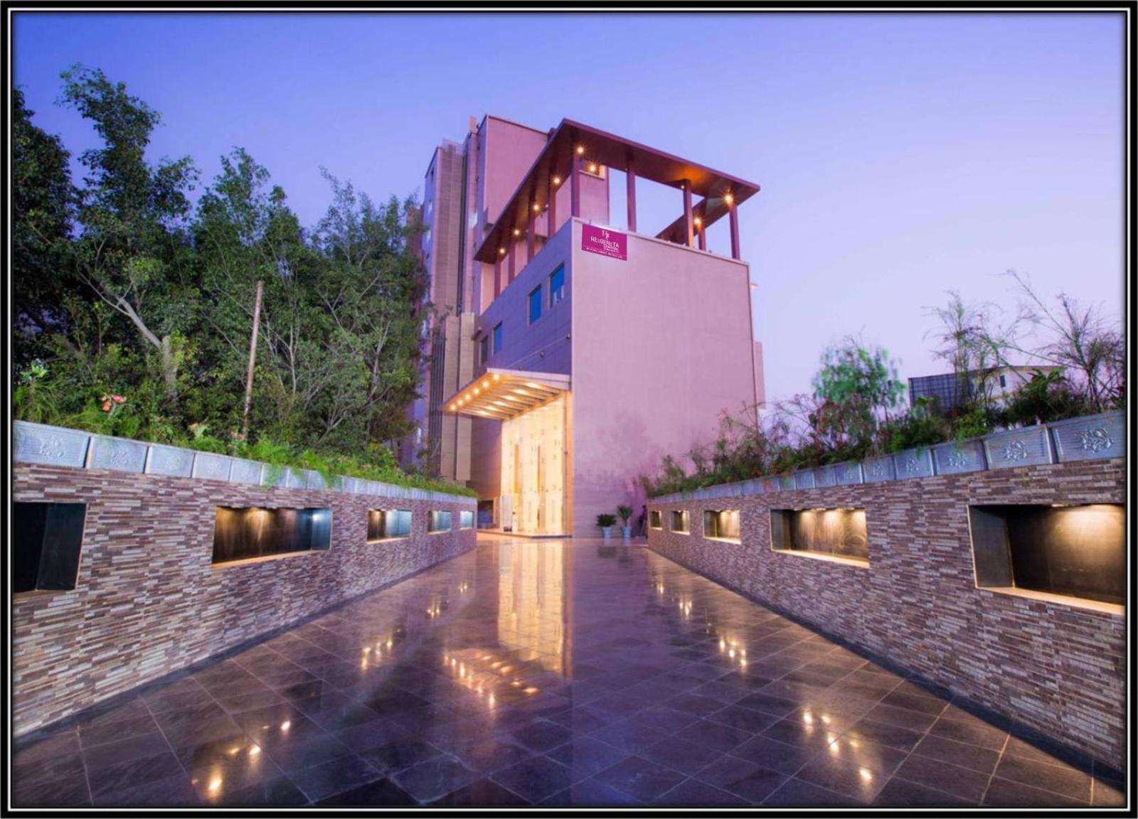 Regenta Central Grand Exotica Pimpri-Chinchwad Extérieur photo