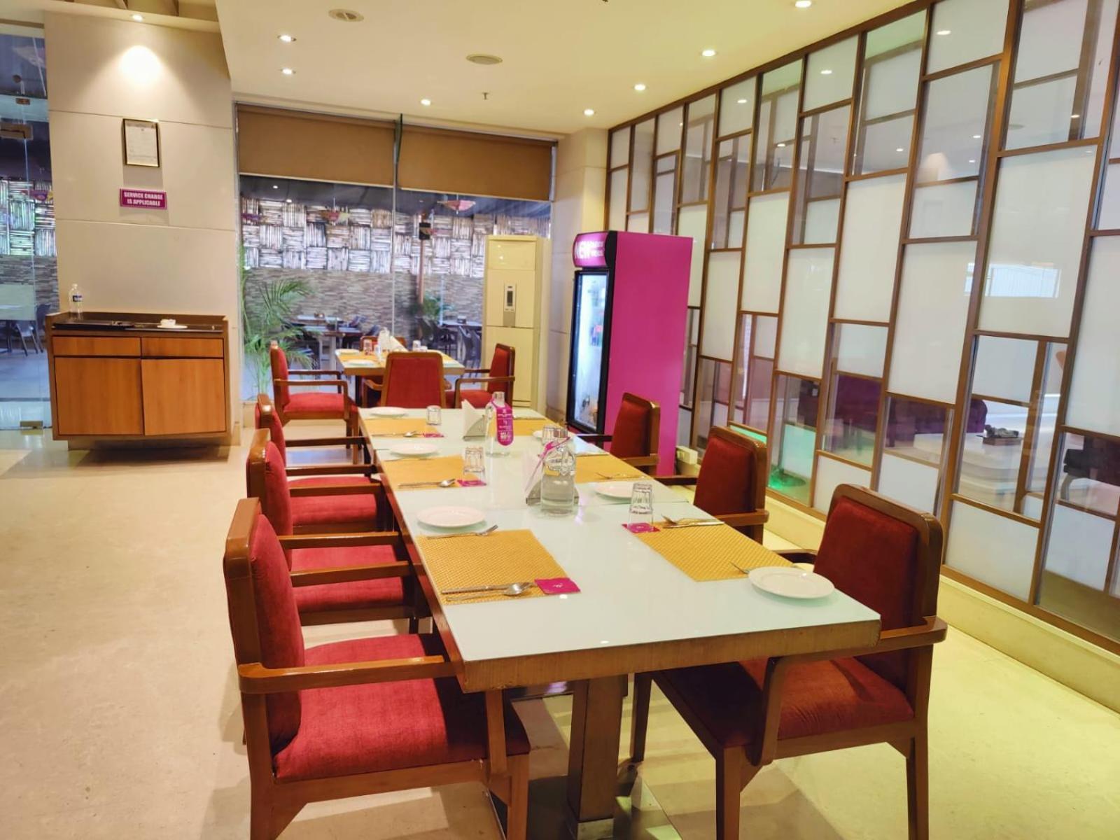 Regenta Central Grand Exotica Pimpri-Chinchwad Extérieur photo
