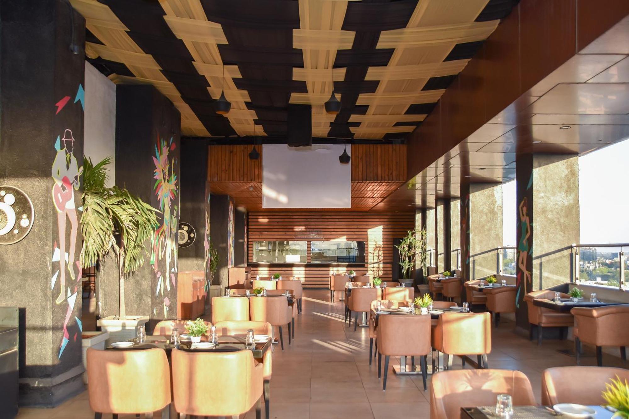 Regenta Central Grand Exotica Pimpri-Chinchwad Extérieur photo