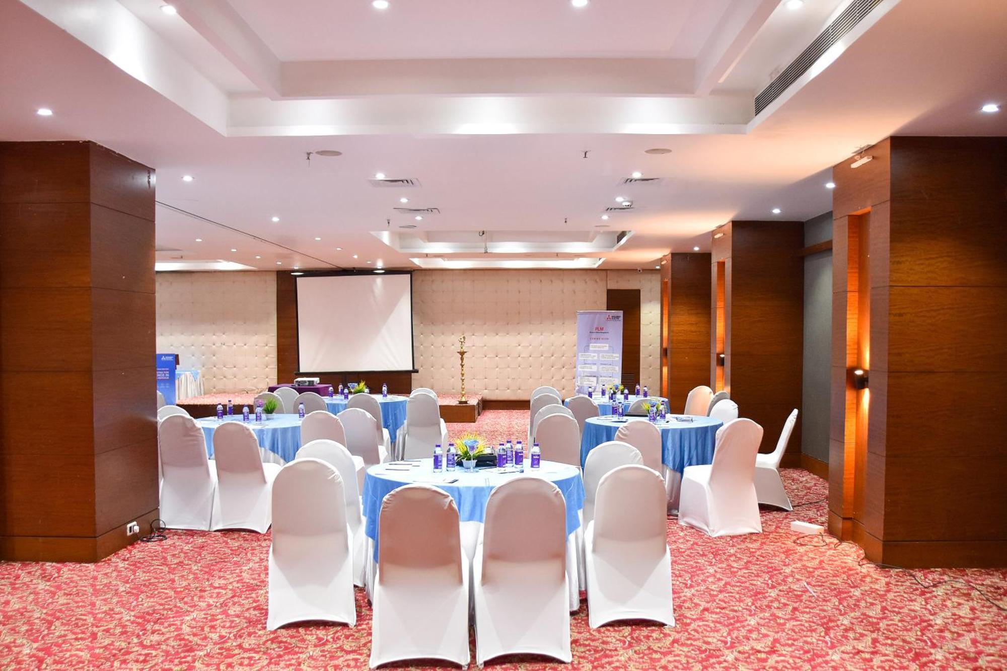 Regenta Central Grand Exotica Pimpri-Chinchwad Extérieur photo