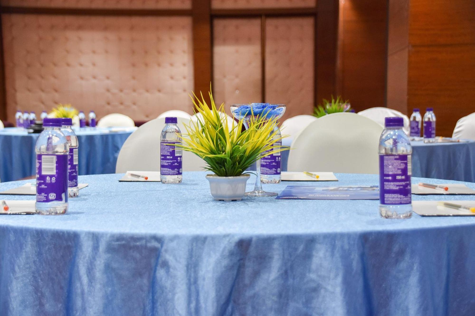Regenta Central Grand Exotica Pimpri-Chinchwad Extérieur photo