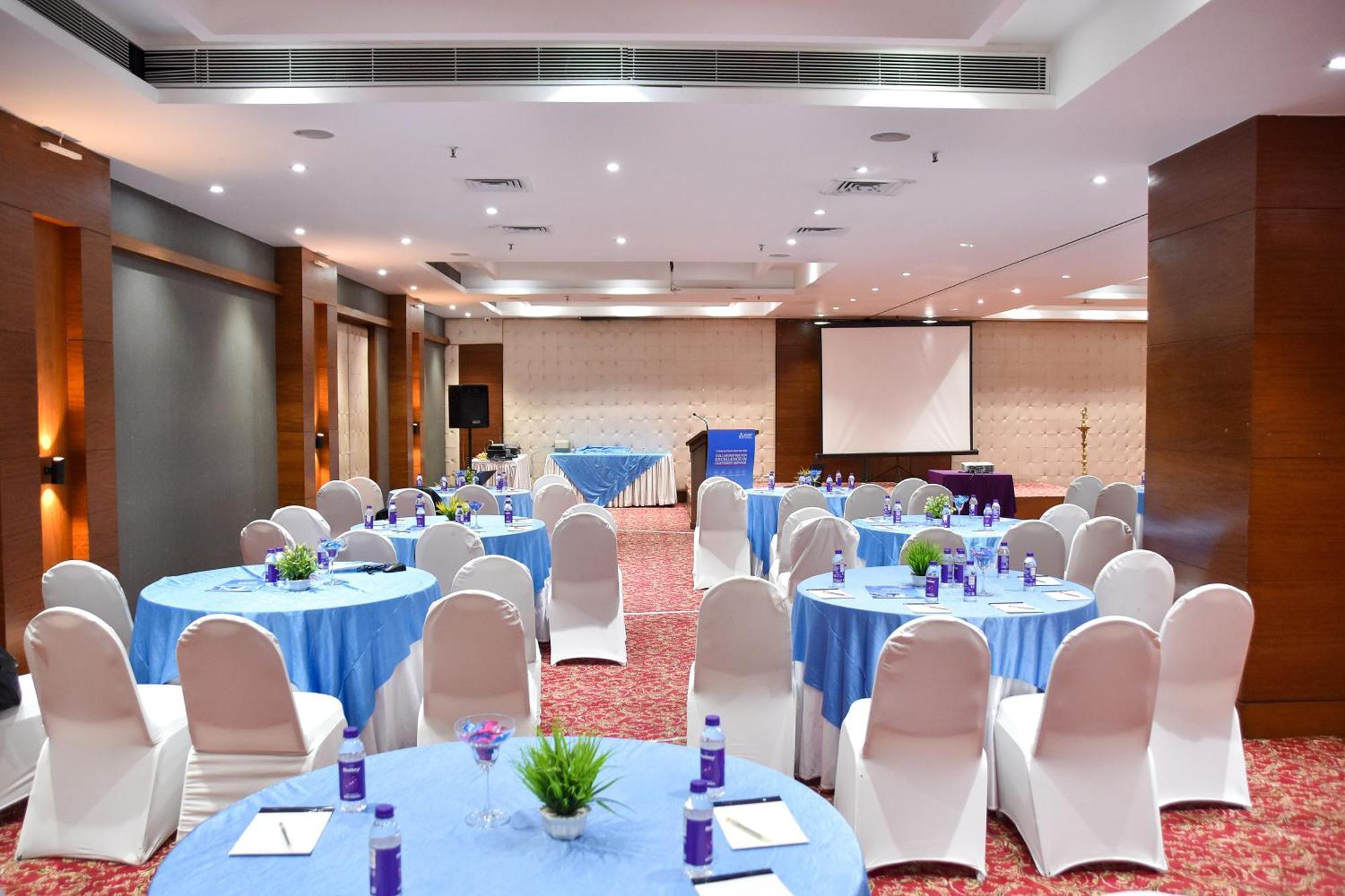 Regenta Central Grand Exotica Pimpri-Chinchwad Extérieur photo