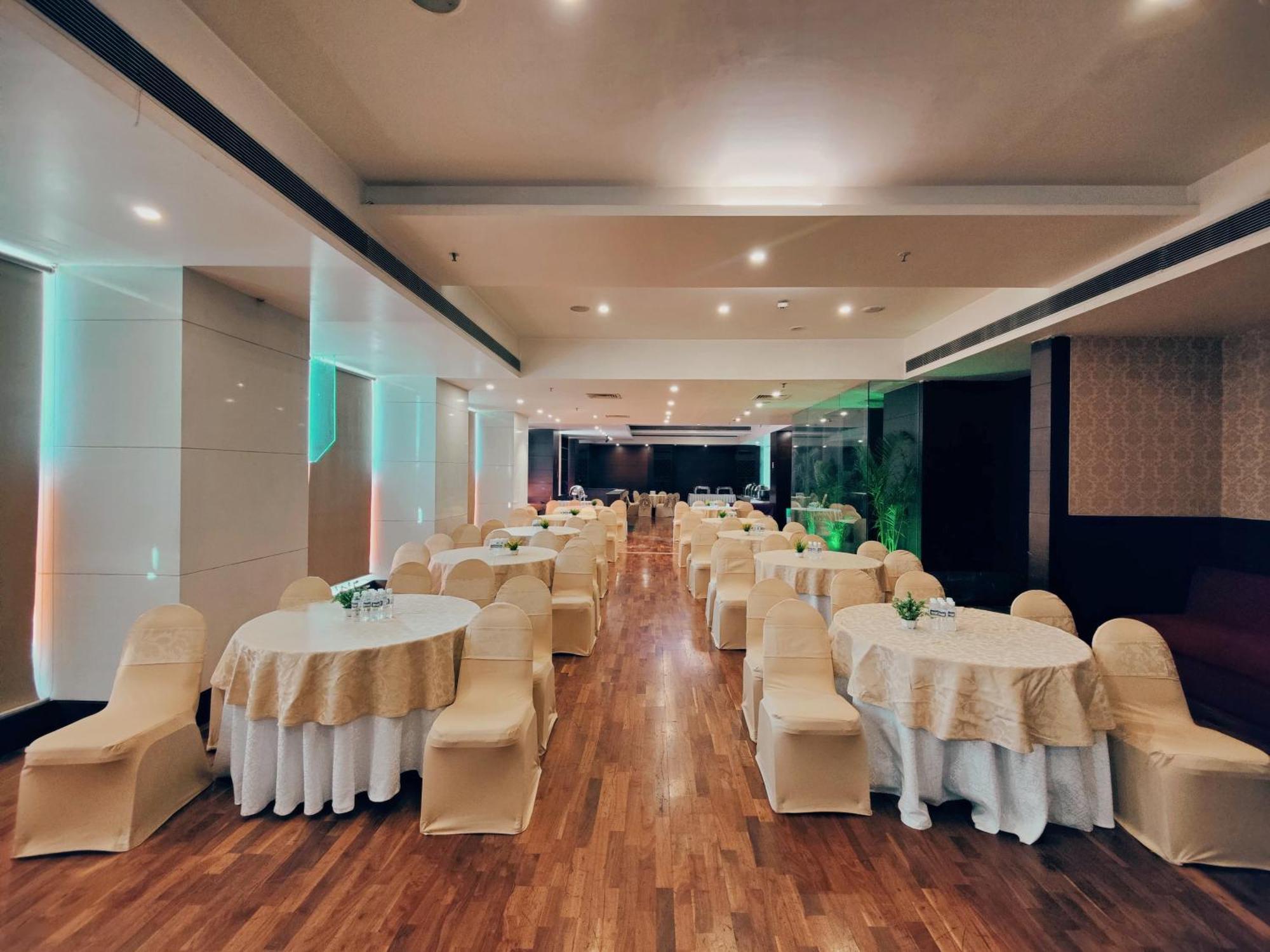 Regenta Central Grand Exotica Pimpri-Chinchwad Extérieur photo