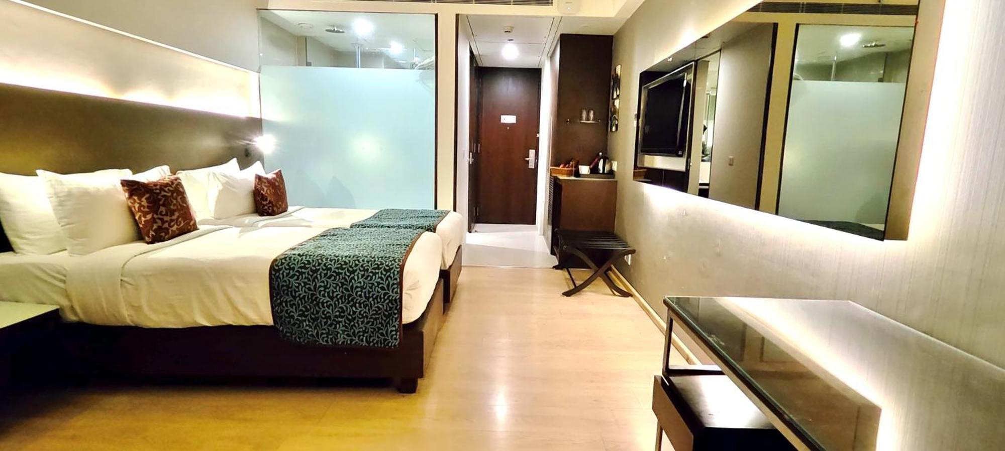 Regenta Central Grand Exotica Pimpri-Chinchwad Extérieur photo