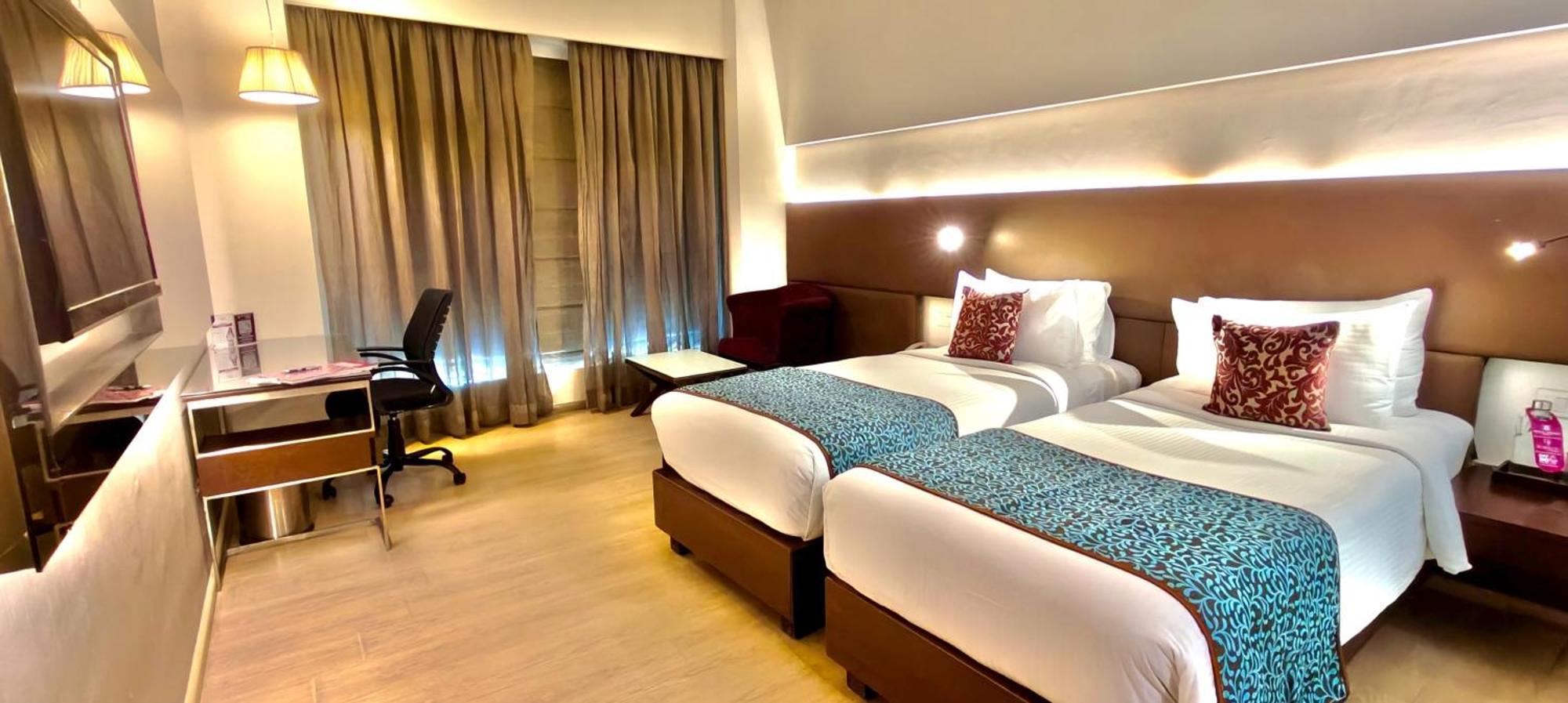 Regenta Central Grand Exotica Pimpri-Chinchwad Extérieur photo