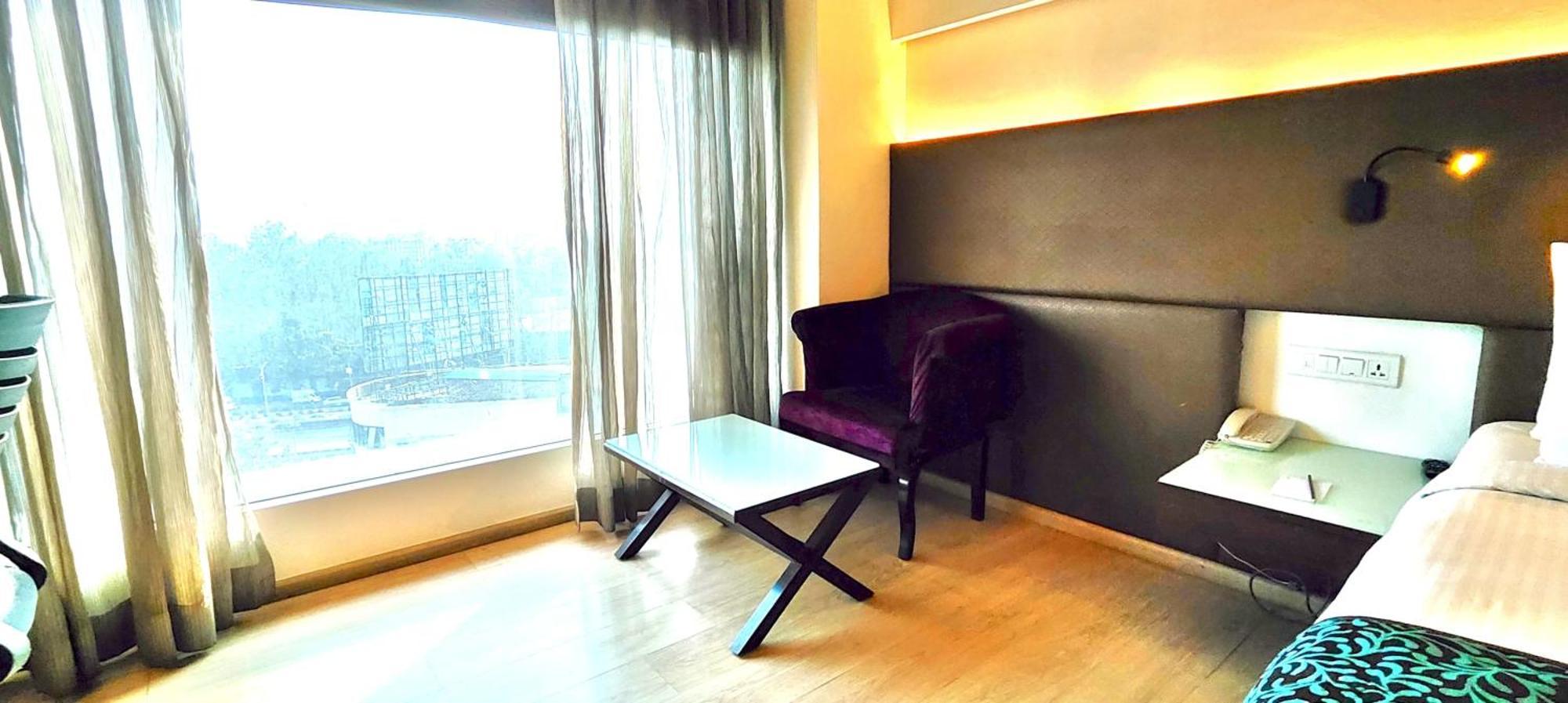 Regenta Central Grand Exotica Pimpri-Chinchwad Extérieur photo