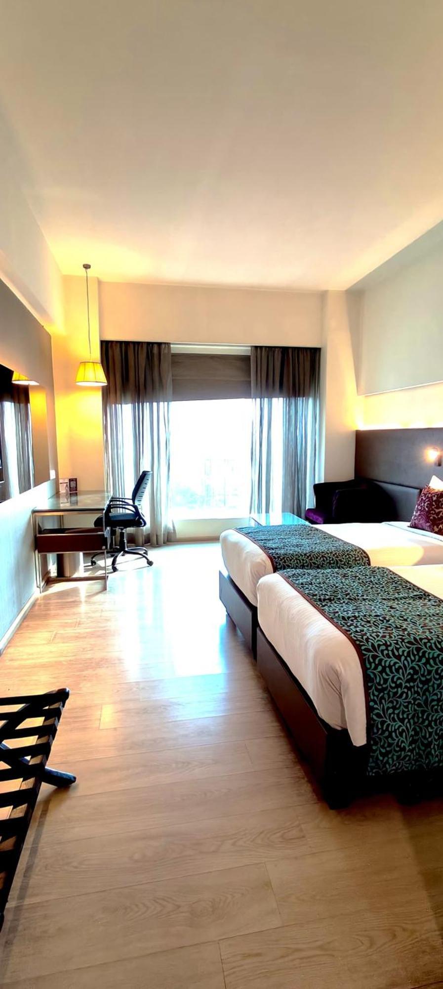 Regenta Central Grand Exotica Pimpri-Chinchwad Extérieur photo